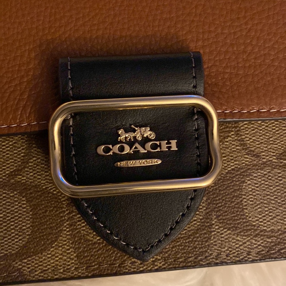 Morgan Crossbody In Colorblock Signature Canvas - Picture 2 of 10